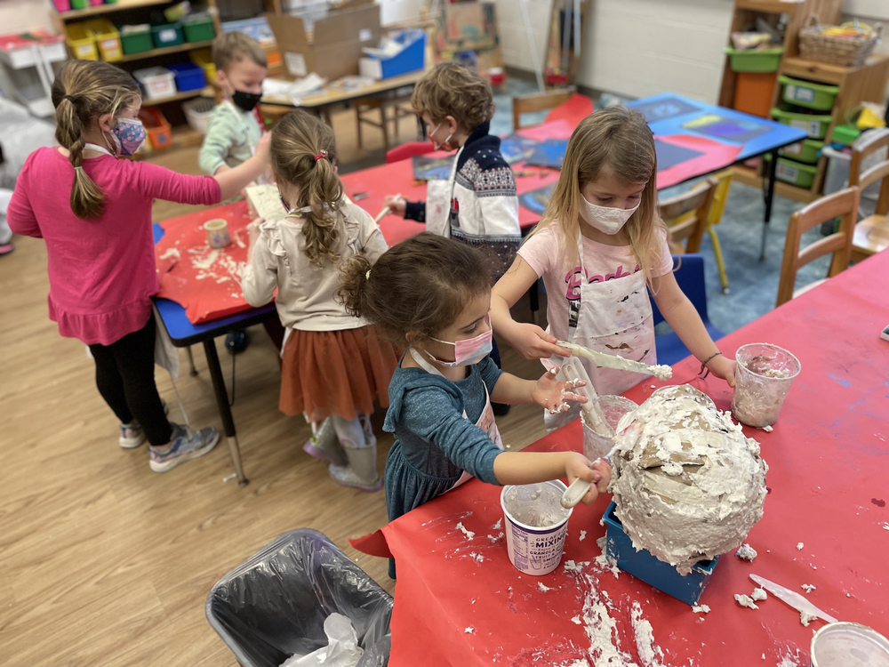 Sag Harbor Elementary School’s pre-kindergarten and kindergarten art class get ready for the 2022 Parrish Art Museum Student Exhibition